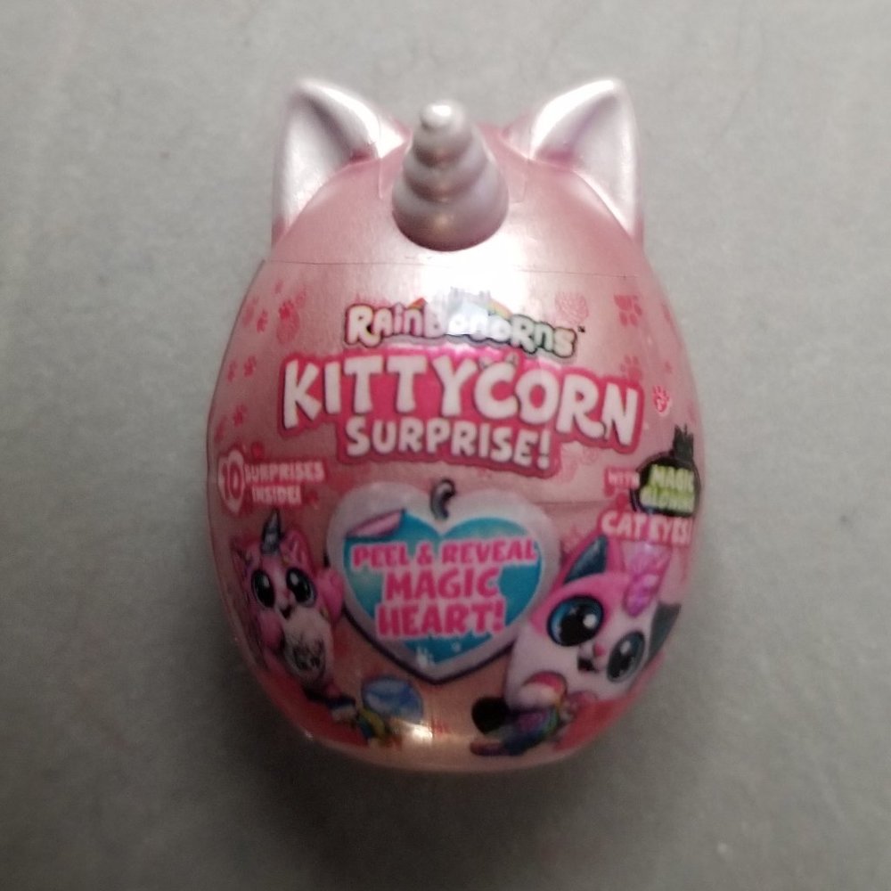NEW - miniature ULTRA RARE ROSE GOLD Kittycorn ZURU 5 Surprise Mini Brands
